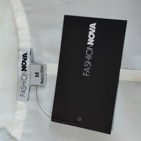 Fashion Nova V Neck Top - Picture 5 of 7